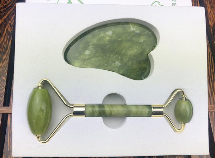 Jade Roll Massager Relieves Facial Tension